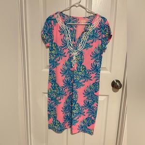 Lilly Pulitzer. Fitted T-shirt dress. Size M.